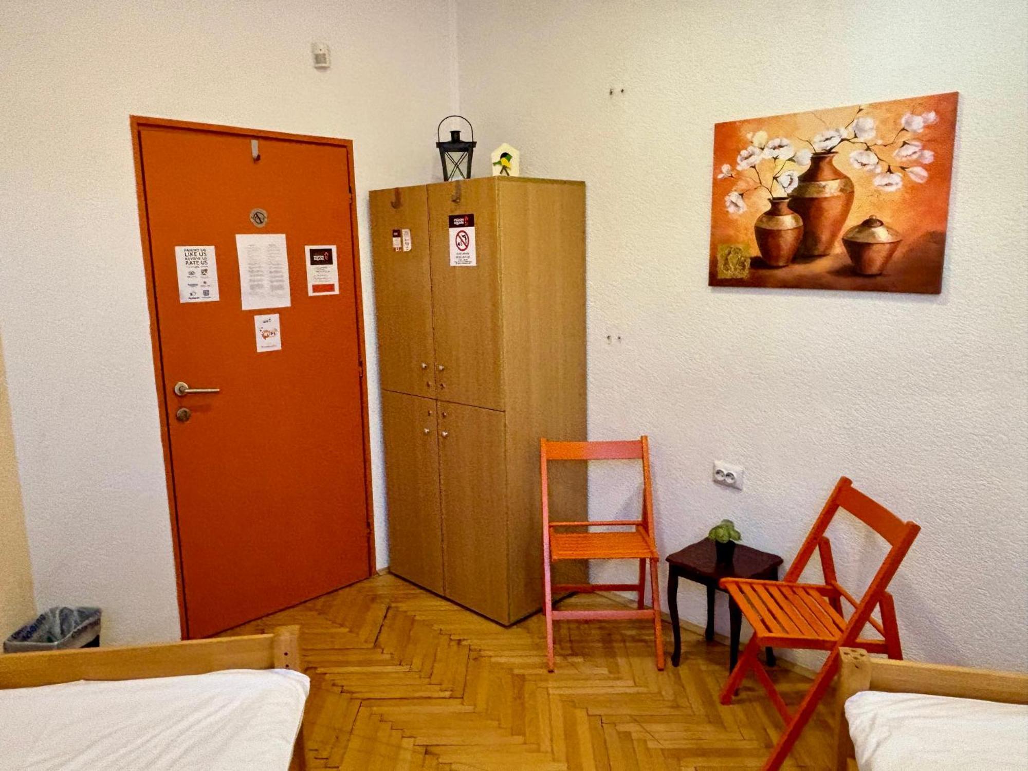 Pigeon Square Rooms Сараево Стая снимка