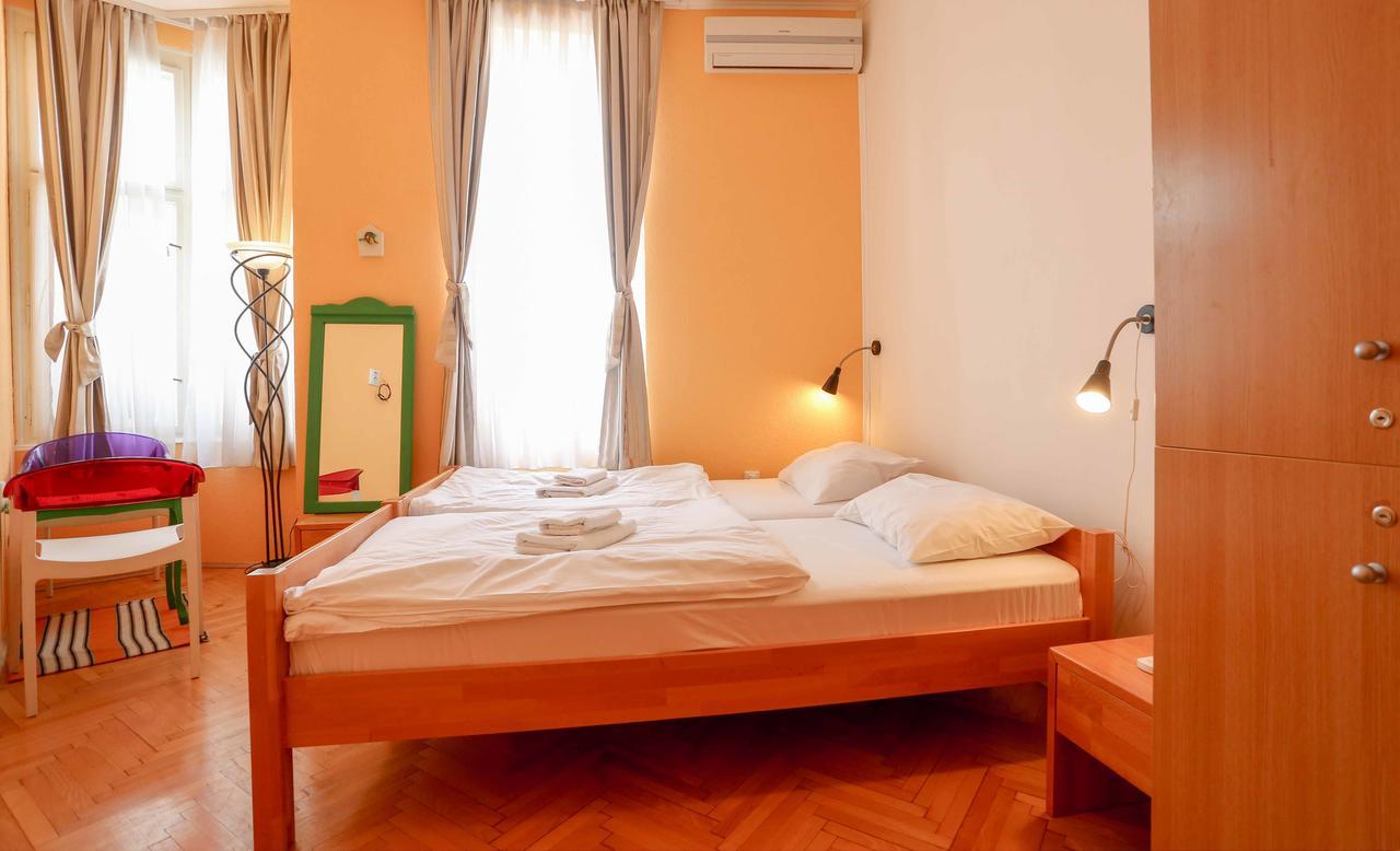 Pigeon Square Rooms Сараево Екстериор снимка