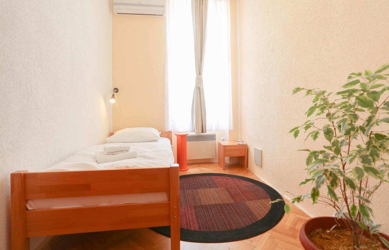Pigeon Square Rooms Сараево Екстериор снимка