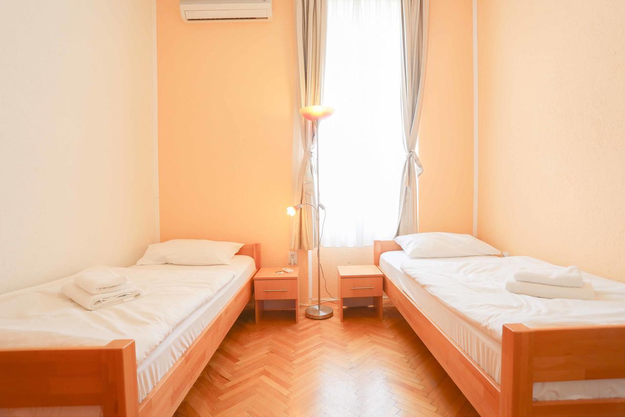 Pigeon Square Rooms Сараево Екстериор снимка