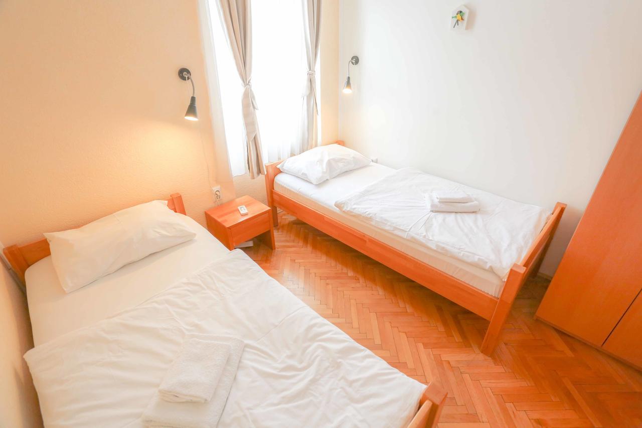 Pigeon Square Rooms Сараево Екстериор снимка